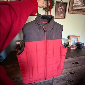 Ariat Men's Two-Tone Red and Gray Vest